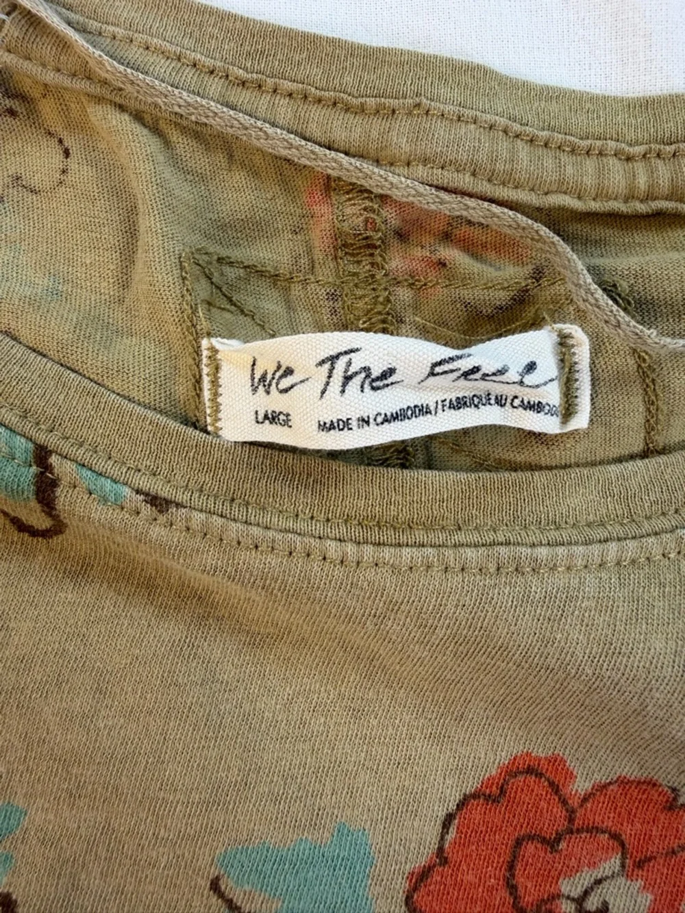 We The Free Nina Boheme Olive Short Sleeve Oversized Tee with Floral Print Large - Picture 8 of 9